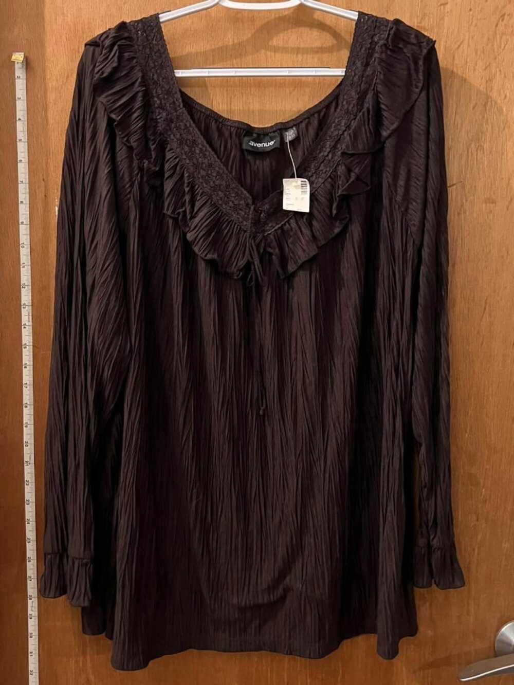 Size 30/32 - Avenue - NWT - Dark long Sleeve Crinkle Pullover Blouse